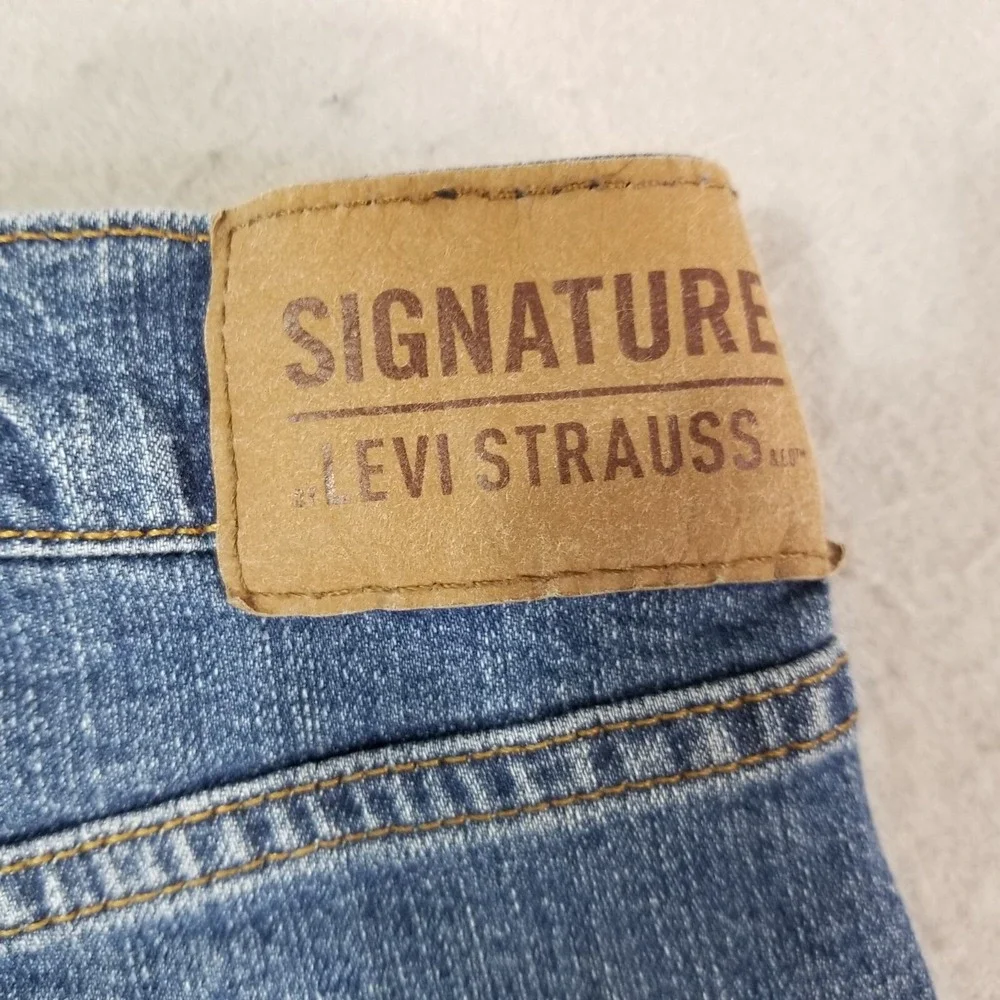 Levi's Signature jeans men's 38x30 Regular fit bootcut blue stretch denim pants